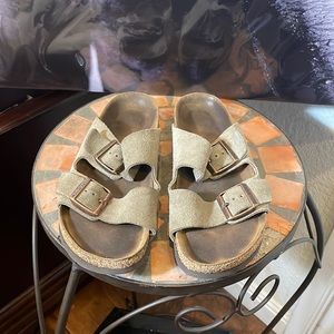 Birkenstock Green suede sandals 💚